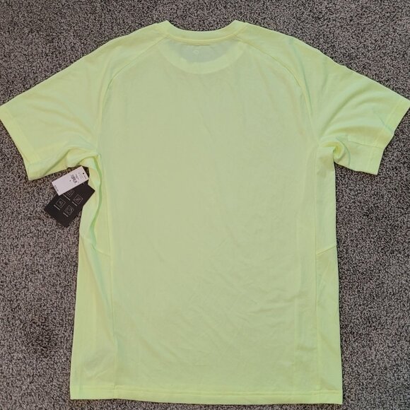 Gap Fit Alluring Yello Train Tee Shirt New with TAG! - Picture 6 of 12